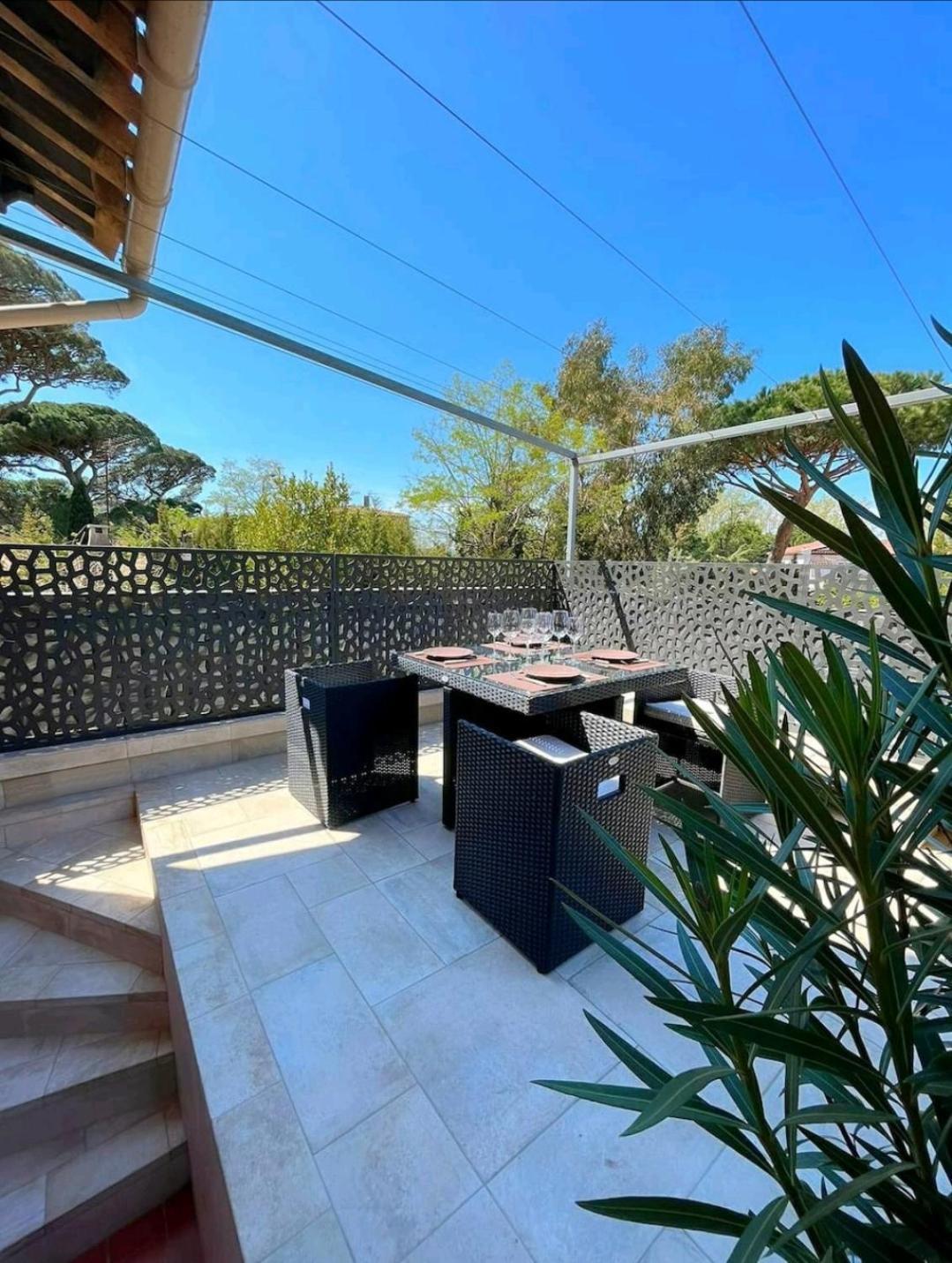Studio Climatise, Terrasse, Parking Prive, 50M De La Plage Saint-Tropez Ngoại thất bức ảnh