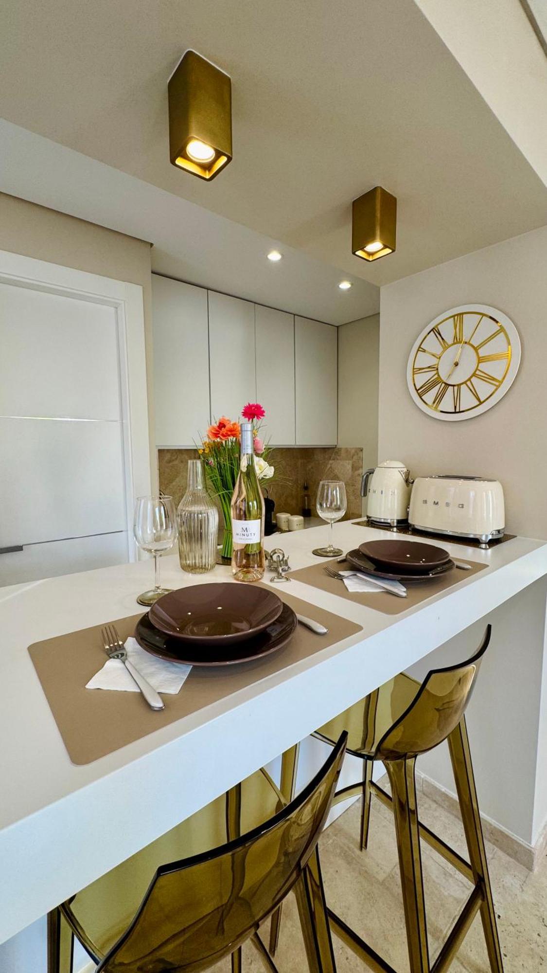 Studio Climatise, Terrasse, Parking Prive, 50M De La Plage Saint-Tropez Ngoại thất bức ảnh