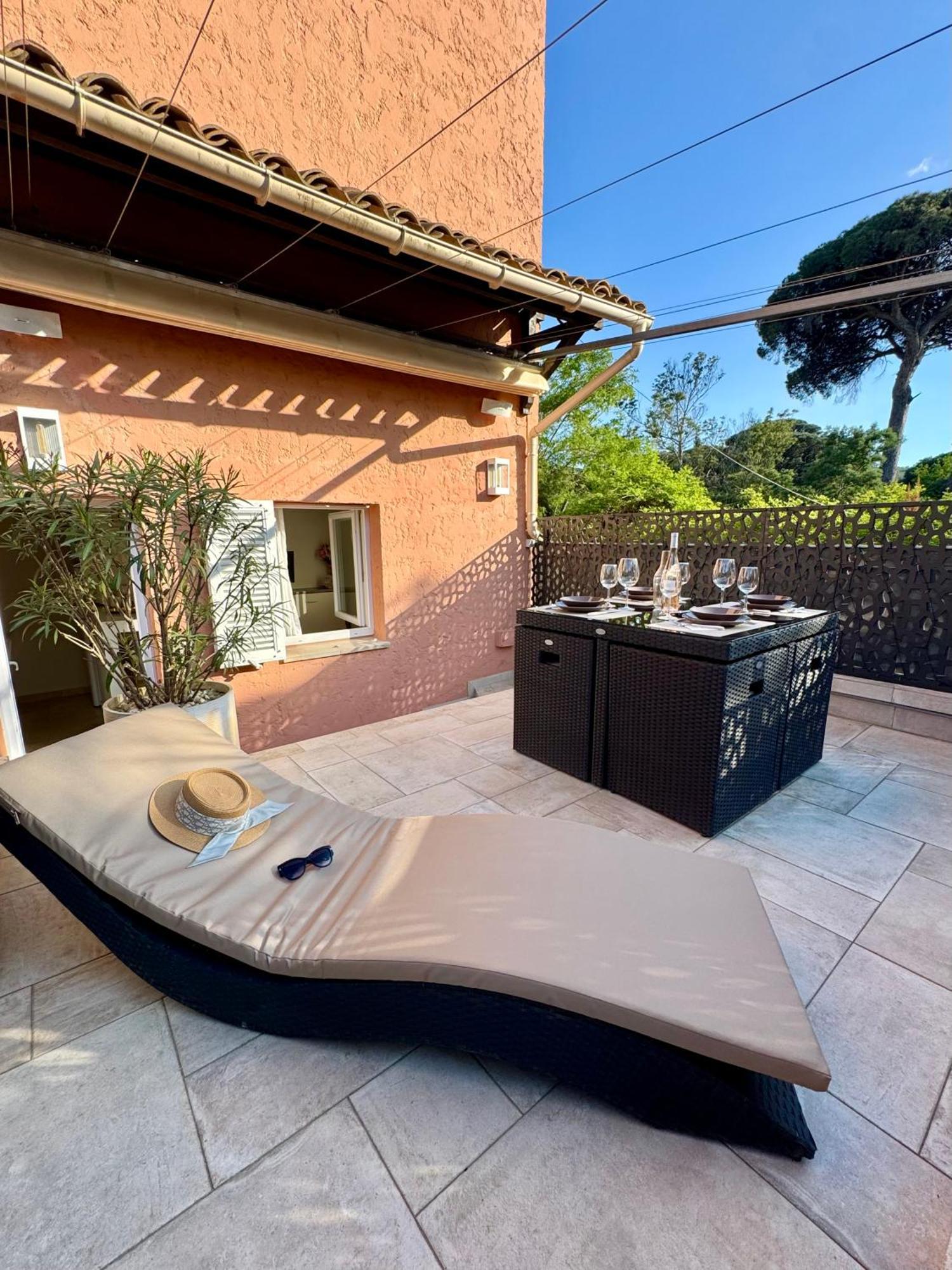Studio Climatise, Terrasse, Parking Prive, 50M De La Plage Saint-Tropez Ngoại thất bức ảnh